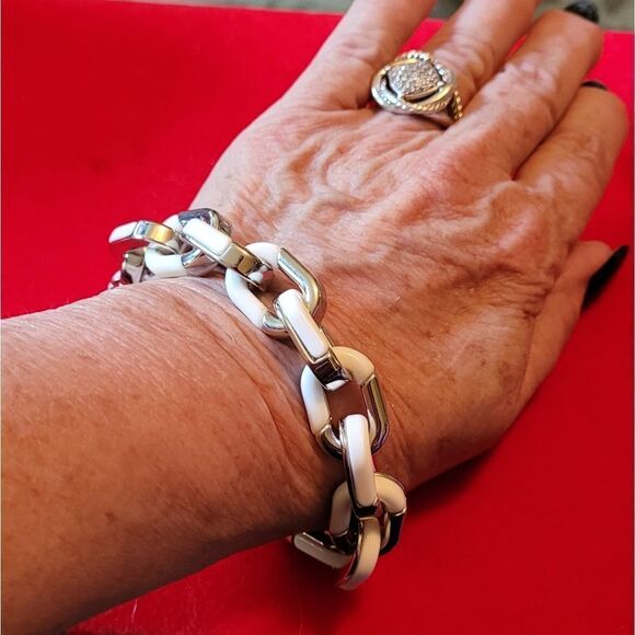 BOLD SILVER AND WHITE HEAVY LINK BRACELET - Picture 1 of 4
